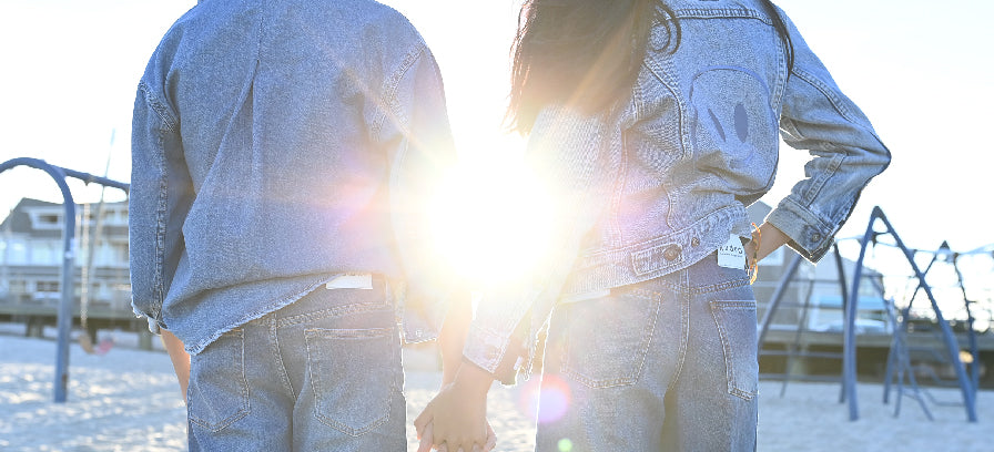 kudro kids holding hands